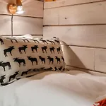 Skilodge 208 With Hot Tub By Vacation * トリシル